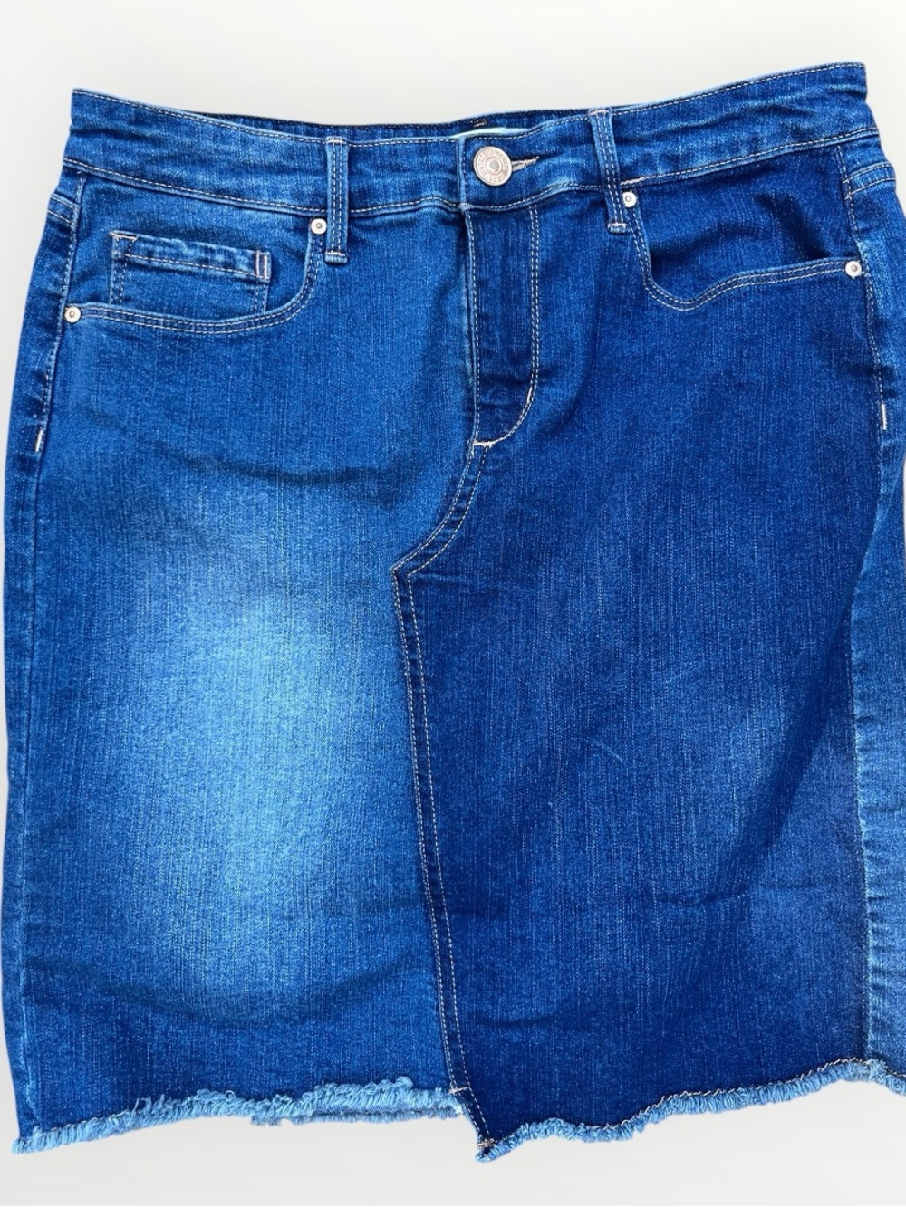 Vintage America Blues Wonderland Midi Denim Skirt Size 6 Frayed Hem Stretch